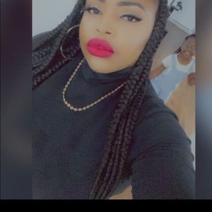 Meet your Posher, Joella